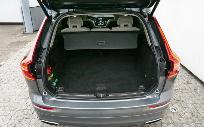 Volvo XC 60 cena 129900 przebieg: 161200, rok produkcji 2019 z Rzgów małe 596